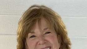 Suplující učitelka Cynthia Peaková zemřela při střelbě v Nashvillu.