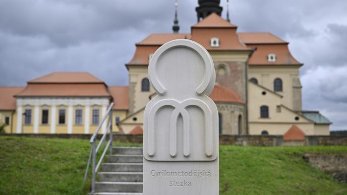 První tři milníkové kameny byly na Cyrilometodějské stezce instalovány v roce 2025 První tři milníkové kameny byly na Cyrilometodějské stezce instalovány v roce 2025