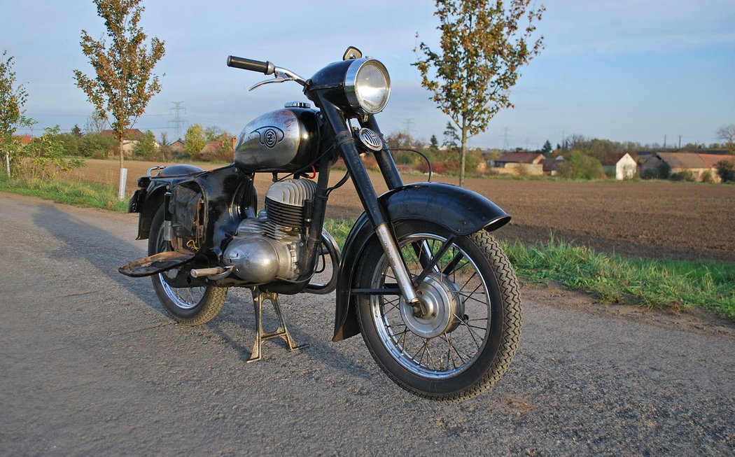 ČZ 250 typ 455