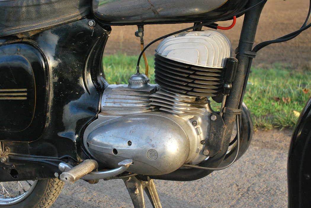 ČZ 250 typ 455