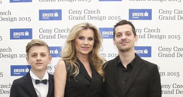 Leona Machálková, její syn Artur Šípek a jeho nevlastní bratr Dalibor na předávání cen Czech Grand Design