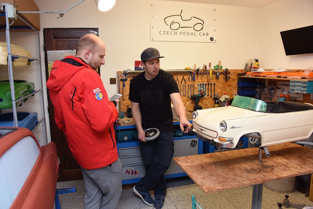 Czech Pedal Car: Jak se vyrábí šlapací autíčka