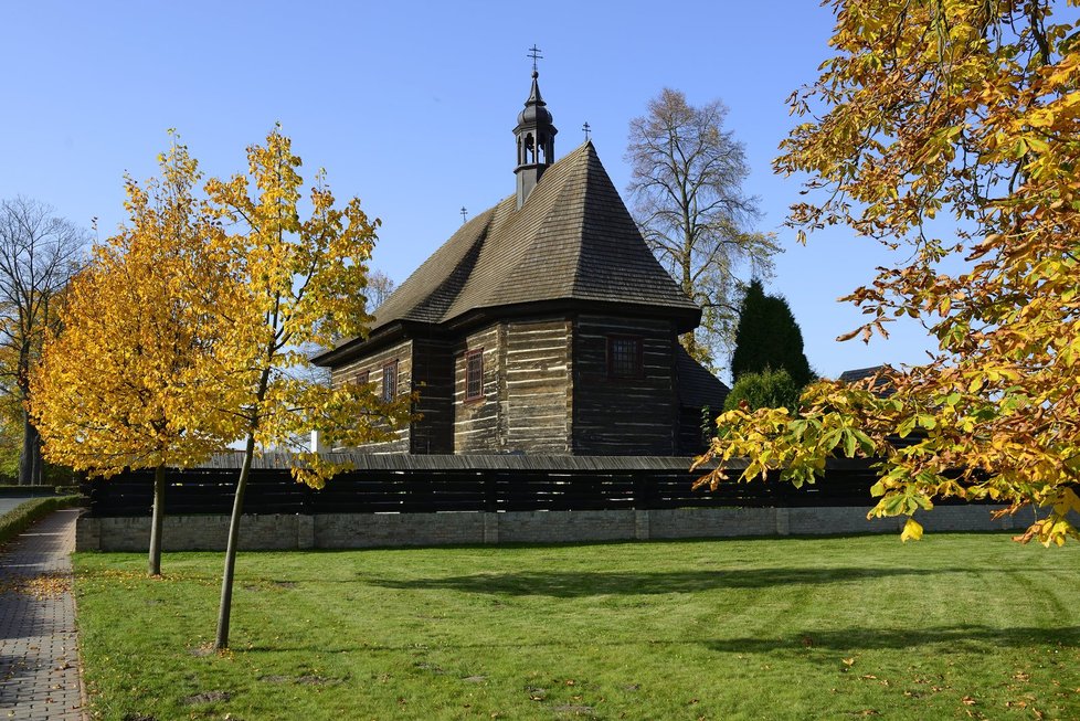 Kostel sv. Mikuláše, Veliny