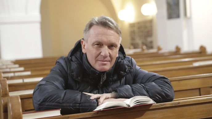 Farář Zbigniew Czendlik kandiduje do Rady Českého rozhlasu