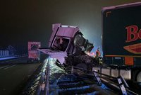 Noční nehoda zkomplikovala provoz: Neprůjezdná D1! Jeden mrtvý po srážce kamionů