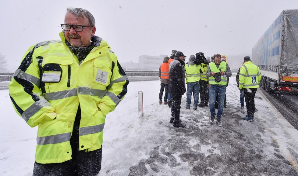 Na dálnici se byl dopoledne podívat i ministr dopravy Dan Ťok (ANO)