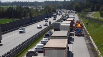 Přebujelá byrokracie: Český stát selhává v budování infrastruktury. Silniční i datové