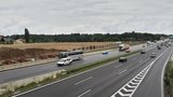 Řidiči pozor! D1 mezi Spořilovem a Průhonicemi už není dálnicí, je třeba ubrat plyn