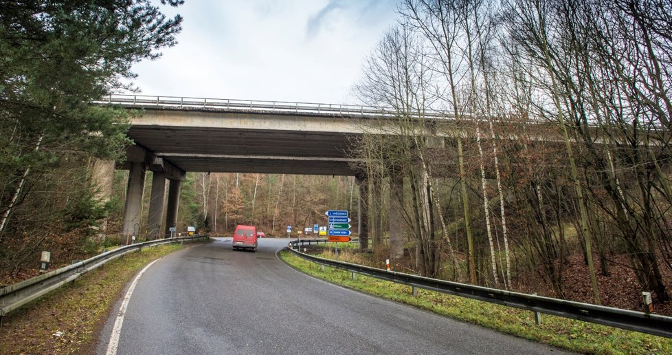 V rámci modernizace D1 dojde na demolici nadjezdu ve Hvězdonicích