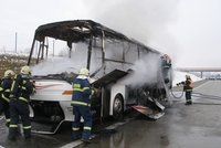 Dětem hořel autobus! Nahrály si to na mobil