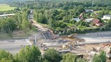 Víkendové výluky na Pražském okruhu: K zemi půjde další část mostu přes Chlumeckou