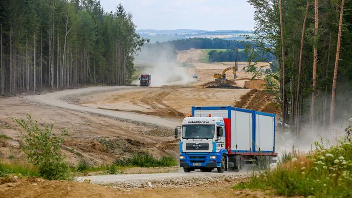 Výstavba dálnice D3 a obchvatu Budějovic