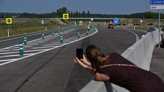Po dekádách čekání se dálnice přiblížila k Rakousku. D3 se rozrostla, má to ale háček Po dekádách čekání se dálnice přiblížila k Rakousku. D3 se rozrostla, má to ale háček
