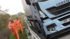 Na D5 srazilo u nákladní auto silničáře, ten na místě zemřel