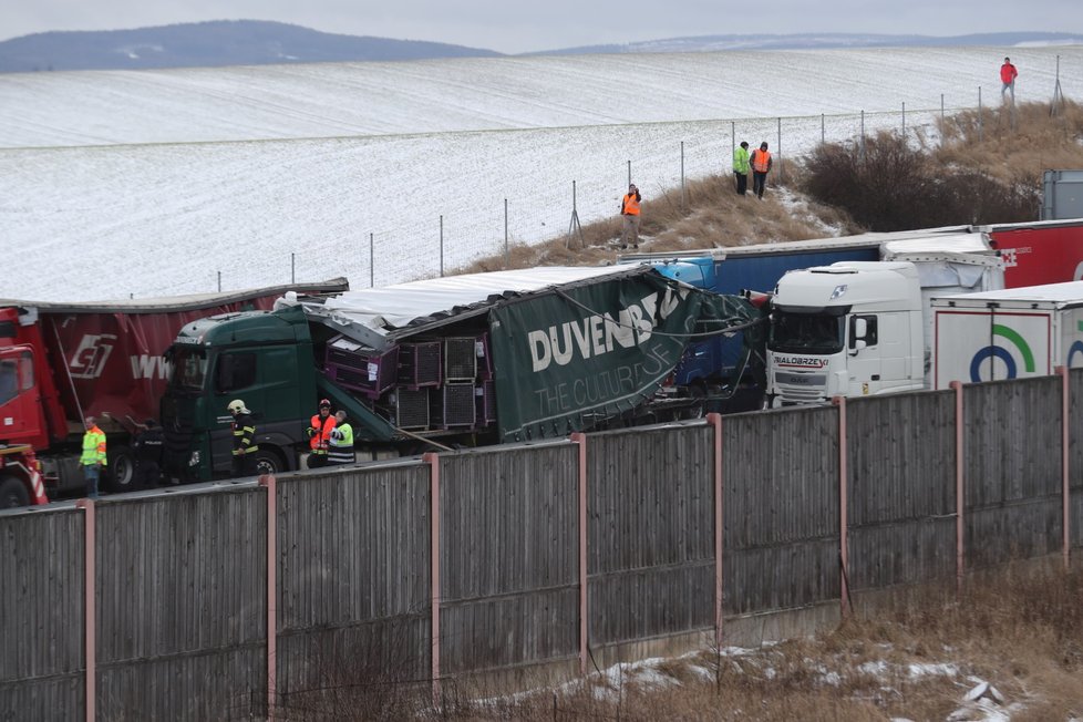 Hromadná nehoda na dálnici D5