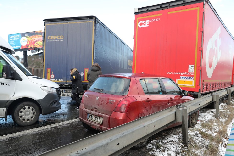 Hromadná nehoda na dálnici D5.