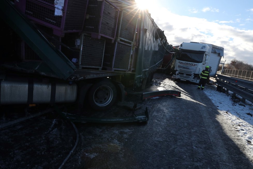 Hromadná nehoda na dálnici D5