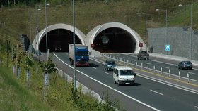 Tunel Valík na dálnici D5 u Plzně.