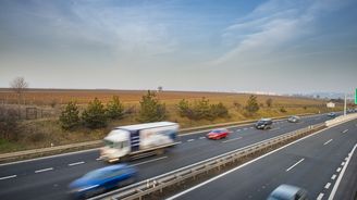 Vláda bude jednat o povinném ručení pro širší škálu vozidel. Platit ho bude nově provozovatel