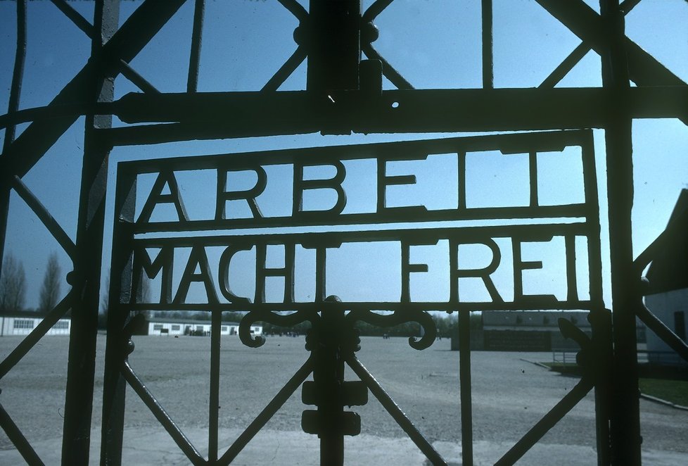 Hrůzy z koncentračního tábora Dachau byly potrestány při Norimberském procesu.