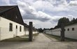 Pracovní tábor Dachau i v současné době připomíná hrůzy nacismu. 