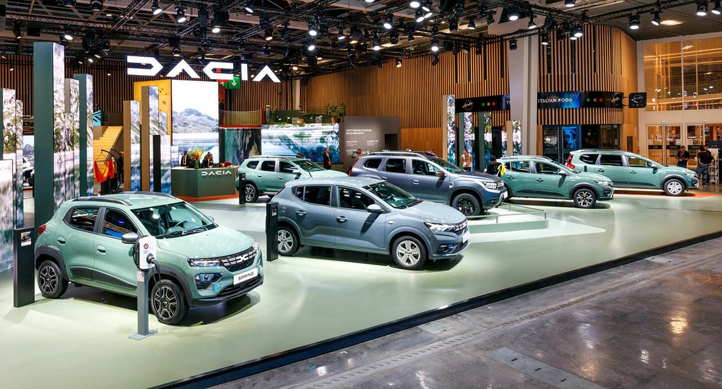 Dacia na autosalonu v Paříži 2022