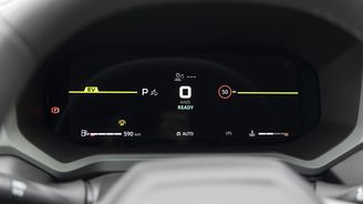 Jednoduchá grafika přístrojového štítu a infotainmentu zase napomáhá čitelnosti a rychlé orientaci. Jednoduchá grafika přístrojového štítu a infotainmentu zase napomáhá čitelnosti a rychlé orientaci.
