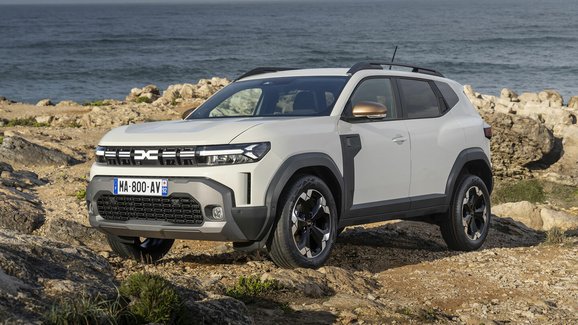 Obří fotogalerie: Nová Dacia Duster ze všech úhlů