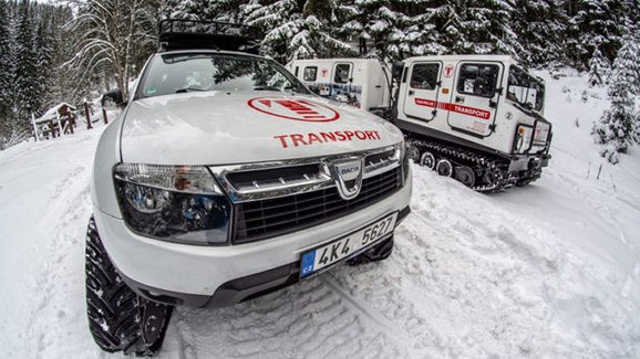 Tahle ojetá Dacia Duster z roku 2013 je dražší než nový kus. Má totiž něco, co vám prodejce nedá