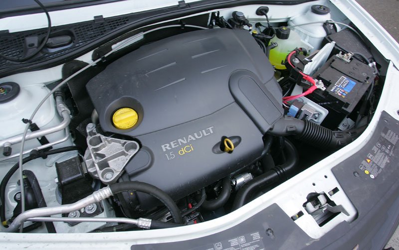 Turbodiesel 1.5 dCi o výkonu 63 kW stačil na prázdné i plně zatížené vozidlo
