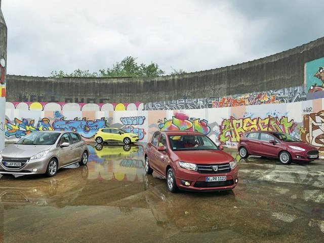 Dacia Sandero vs. Clio, Fiesta a Peugeot 208