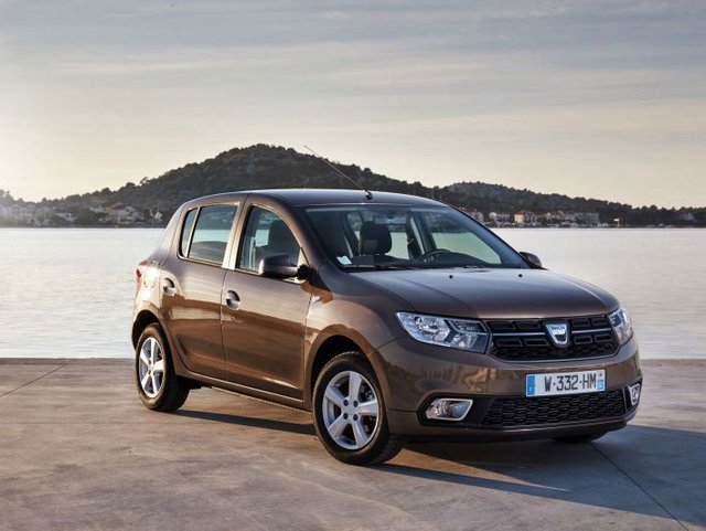 Dacia Sandero a Logan