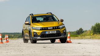Linglongy dacie kvílí, už když na ně křivě kouknete, stopu ale drží a mezi kužely vůz předvádí svůj talent. Proč se ale náhodně rozsvěcuje kontrolka stabilizace, to nevíme. Linglongy dacie kvílí, už když na ně křivě kouknete, stopu ale drží a mezi kužely vůz předvádí svůj talent. Proč se ale náhodně rozsvěcuje kontrolka stabilizace, to nevíme.