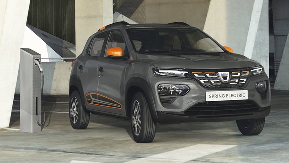 Elektrická Dacia už má první oficiální ceny. Je opravdu levná? A kdy dorazí do Česka?