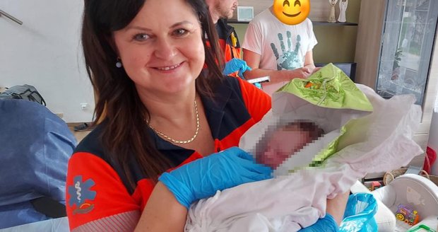 Malá Beátka z Jindřichohradecka spěchala na svět: Maminka už to s holčičkou do porodnice nestihla