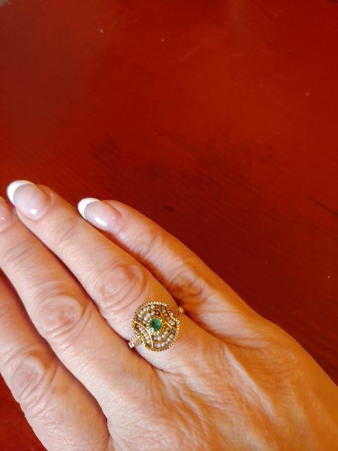 Smaragdový prsten Dády Patrasové