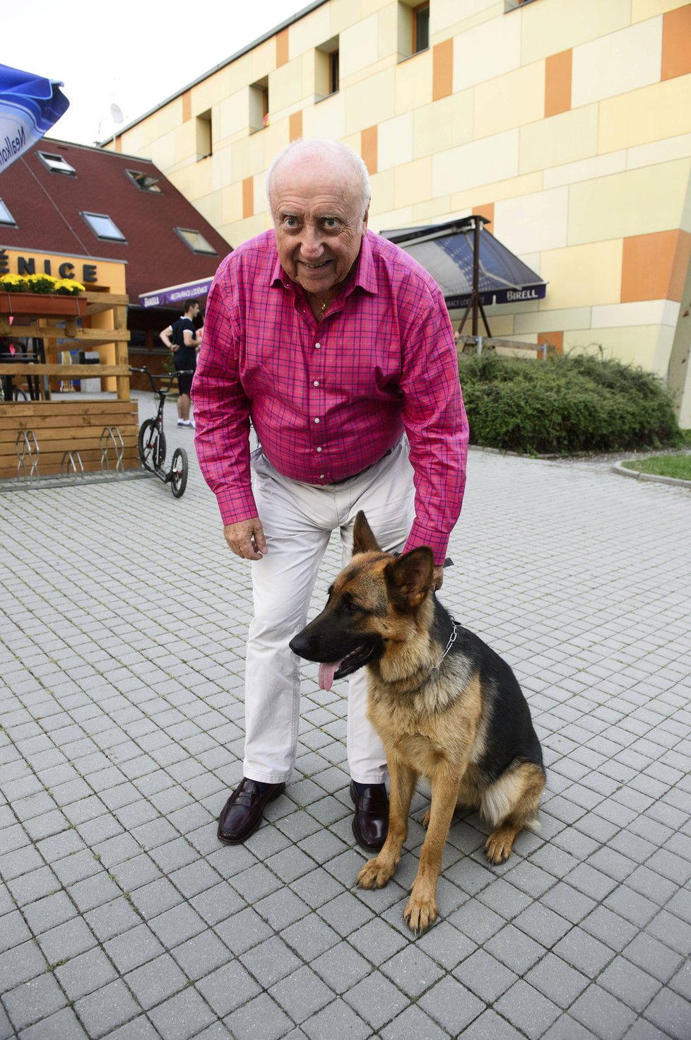 Felix Slováček je šťastný, že našel svou fenku německého ovčáka.