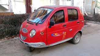 Přijde vám Daewoo Matiz hrozný? To jste ho ještě neviděli jako tříkolku Přijde vám Daewoo Matiz hrozný? To jste ho ještě neviděli jako tříkolku