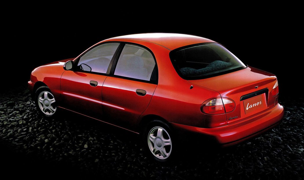 Daewoo Lanos Sedan (1997–2000)