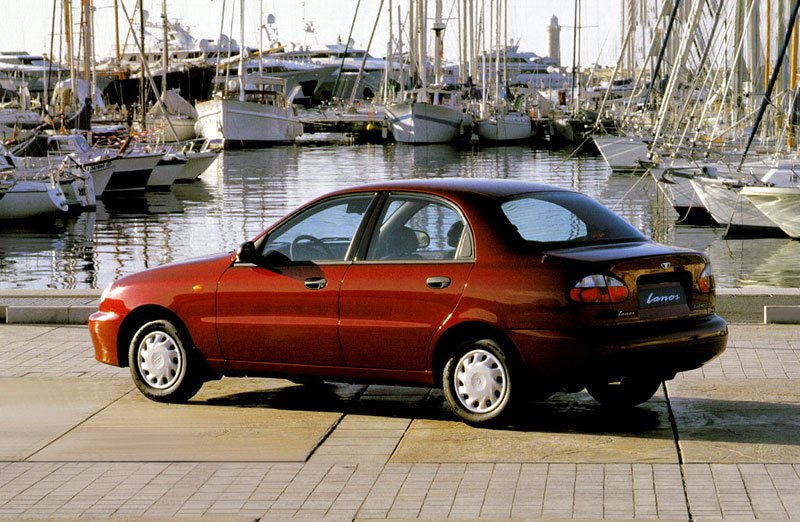 Daewoo Lanos Sedan (1997–2000)