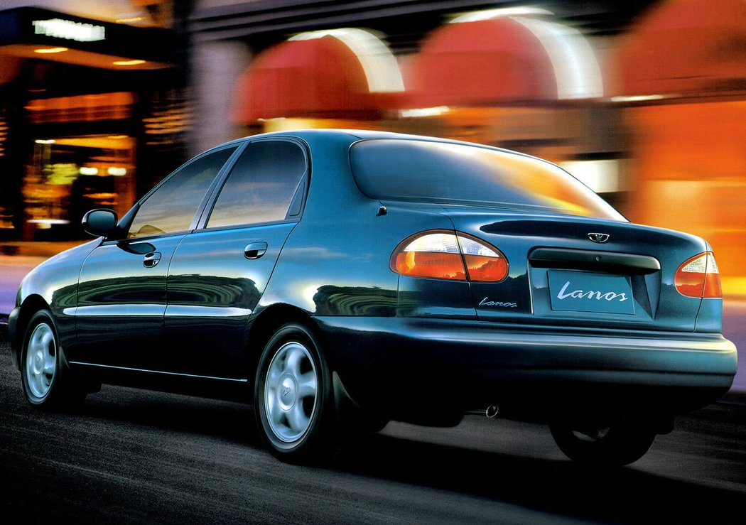 Daewoo Lanos Sedan (1997–2000)