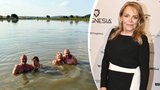 Dagmar Havlová (72) si užívá léto: Koupačka v rybníce!