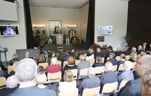 Dagmar Havlová (65) pochovala přítele: PRVNÍ POMOC NA POHŘBU KVŮLI KOLAPSU!