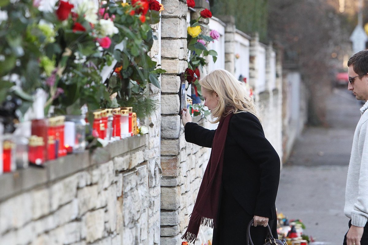 Havlova manželka dorazila domů. Musela zazvonit, aby se dostala dovnitř.