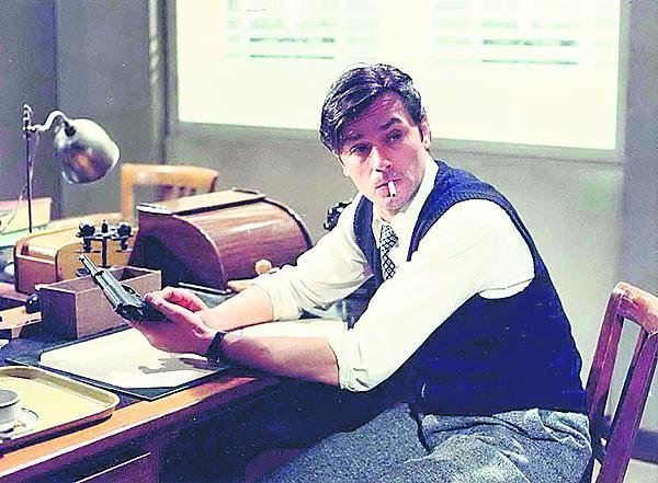 Mladý Alain Delon.