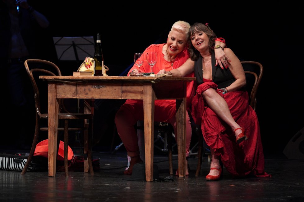 Inscenace Carmen Y Carmen měla premiéru na hudebním festivalu Zlatá pecka.