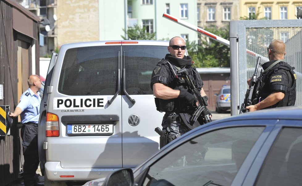 V Brně přebrali Dahlgrena pořádně vybavení policisté.