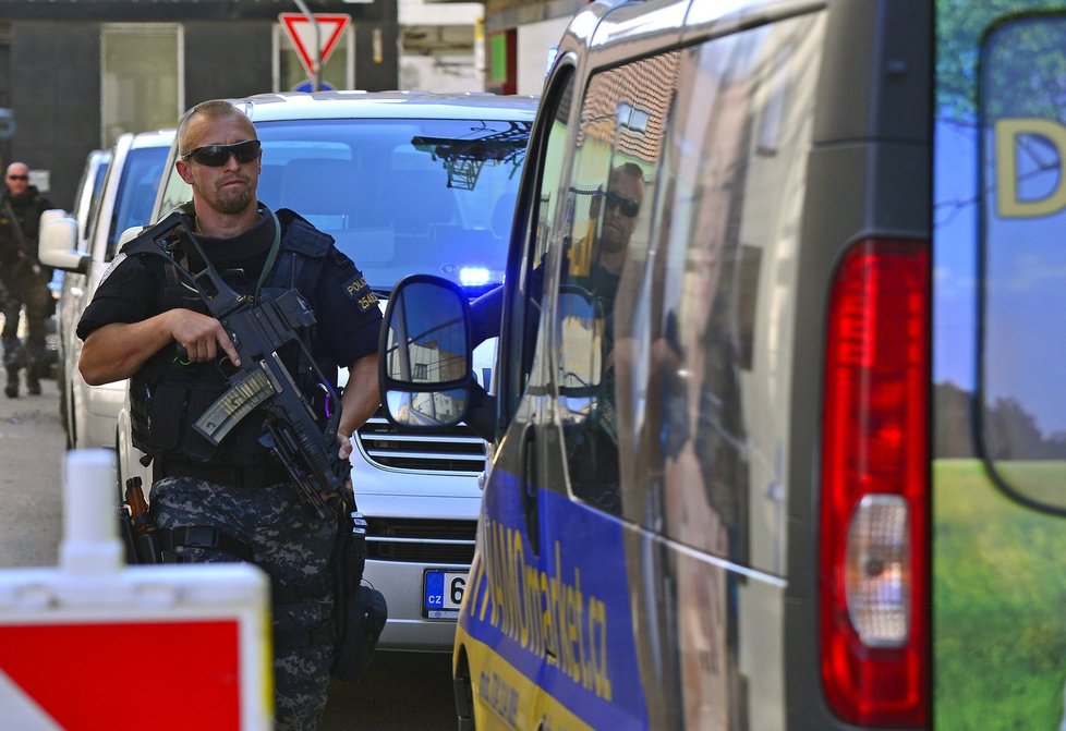 V Brně přebrali Dahlgrena pořádně vybavení policisté.