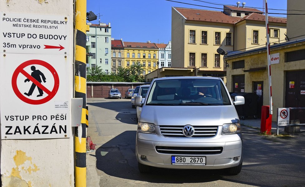 V Brně přebrali Dahlgrena pořádně vybavení policisté.