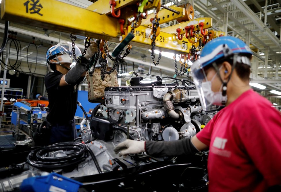 Německou automobilku Daimler, která celosvětově zaměstnává 300 tisíc lidí, čeká velké propouštění.
